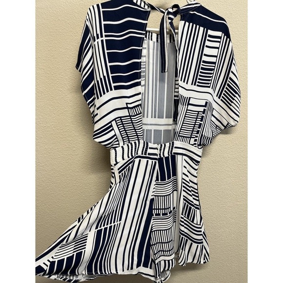 C/MEO Collective Night Air Playsuit Shorts Romper Size XS Navy Cream - Picture 12 of 12